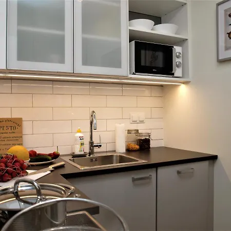 Daire Metro Zabkowska - Bright And Silent *