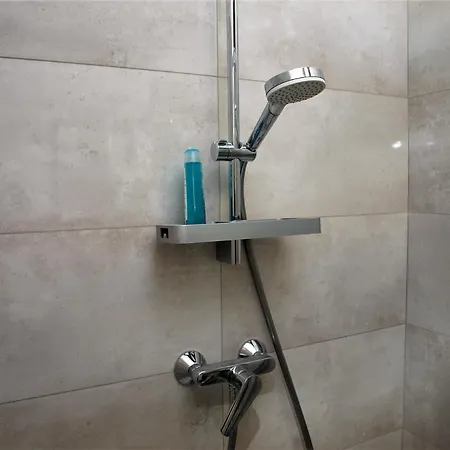 Metro Zabkowska - Bright And Silent Apartment