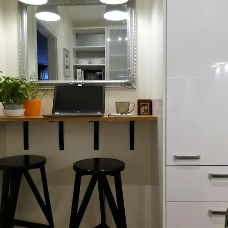 Metro Zabkowska - Bright And Silent *